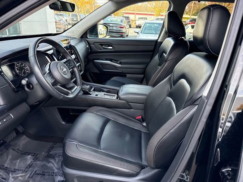Used 2023 Nissan Pathfinder SL w/ SL Premium Package image 9