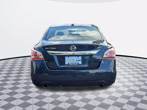 Used 2015 Nissan Altima 2.5 SV w/ Convenience Package FWD image 5