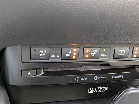 Used 2019 Lexus ES 350 Ultra Luxury image 24