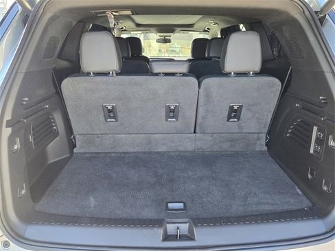 Used 2025 Buick Enclave Avenir image 10