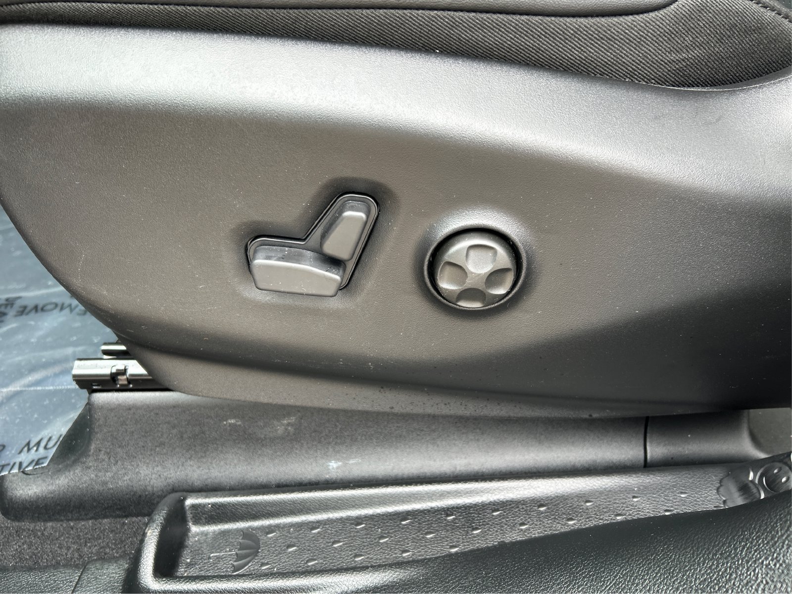 New 2026 Chrysler Pacifica Select FWD image 17