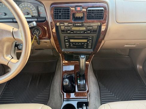 Used 2002 Toyota 4Runner Limited image 20