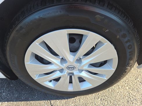 Used 2024 Nissan Sentra S FWD image 11