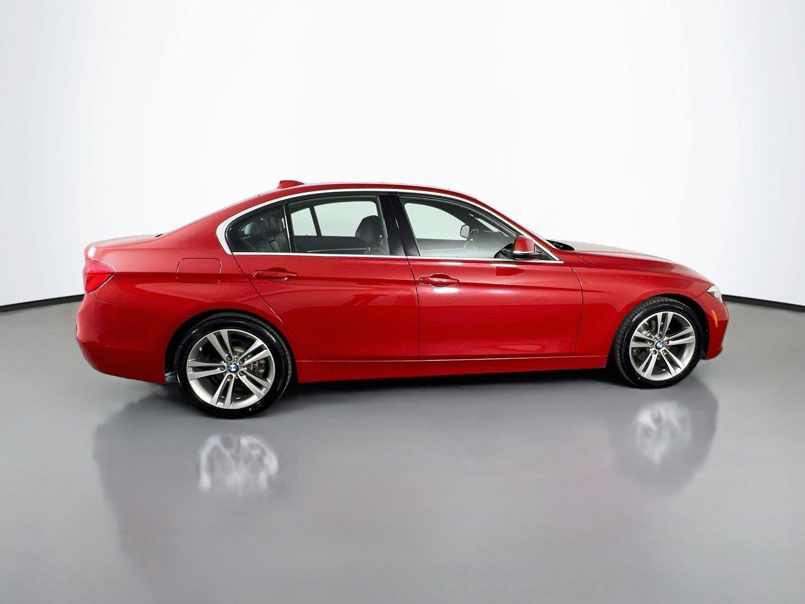 Used 2017 BMW 330i xDrive Sedan AWD/4WD image 7