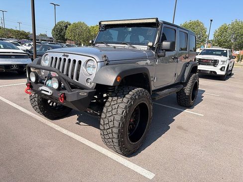 Used 2018 Jeep Wrangler Unlimited Sport S AWD/4WD image 14