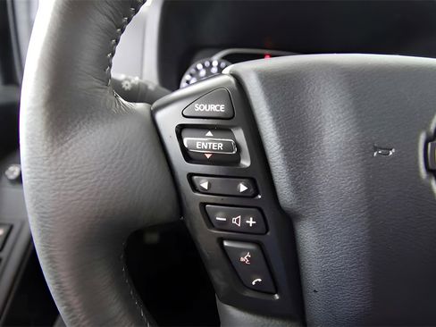 Used 2024 Nissan Frontier SV w/ SV Convenience Package image 31