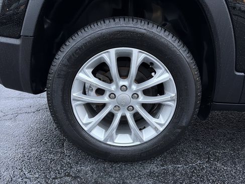 Used 2021 Jeep Cherokee Latitude image 17