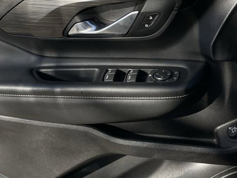 Used 2024 GMC Terrain SLT image 22