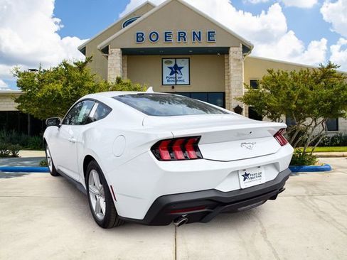 Used 2026 Ford Mustang Coupe RWD image 3