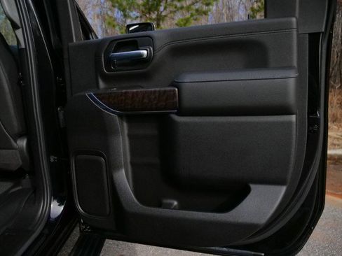 Used 2023 GMC Sierra 2500 Denali w/ Denali Black Diamond Edition image 47