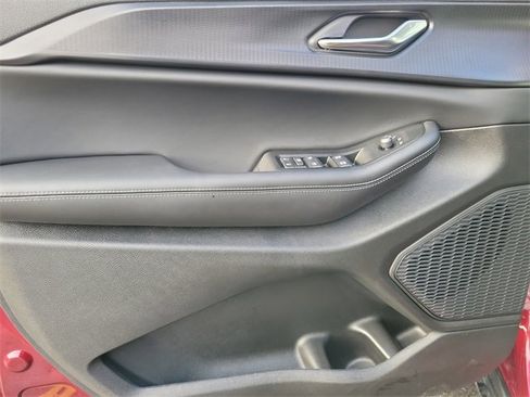 New 2025 Jeep Grand Cherokee L Altitude image 9