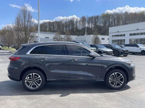 Used 2025 Audi Q5 Premium image 6