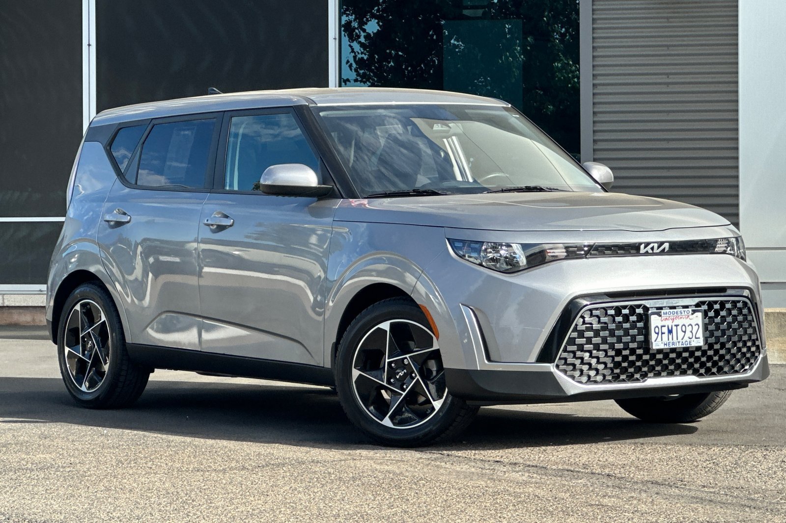 Used 2023 Kia Soul EX FWD image 2