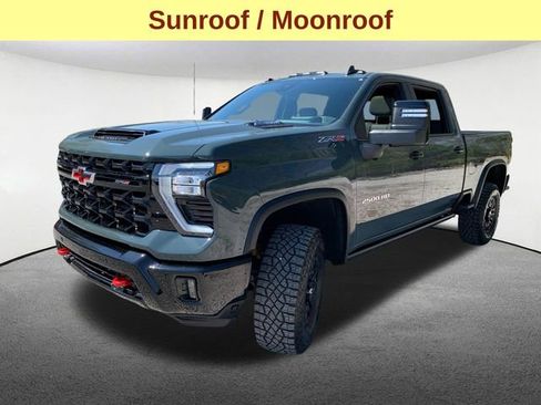 Used 2025 Chevrolet Silverado 2500 ZR2 w/ Technology Package AWD/4WD image 5