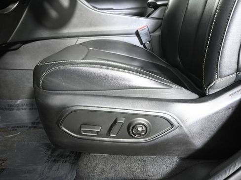 Used 2023 Jeep Grand Cherokee Limited w/ Luxury Tech Group II image 22