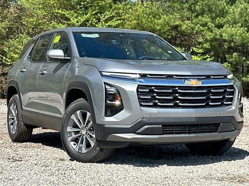 New 2026 Chevrolet Equinox LT w/ Safety and Technology Package AWD/4WD image 2
