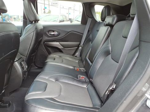 Used 2022 Jeep Cherokee Limited AWD/4WD image 13