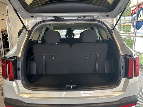 New 2026 Kia Sorento LX FWD image 9
