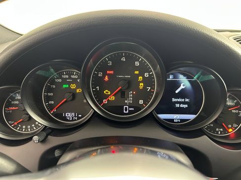 Used 2017 Porsche Cayenne Platinum Edition AWD/4WD image 21