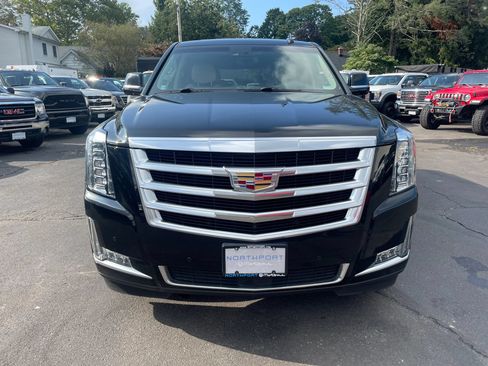Used 2017 Cadillac Escalade Premium Luxury AWD/4WD image 8
