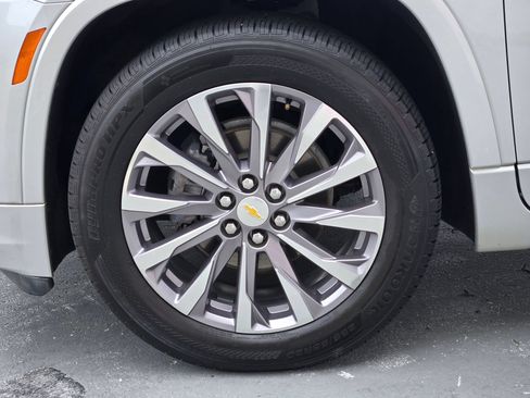 Used 2022 Chevrolet Traverse Premier AWD/4WD image 17