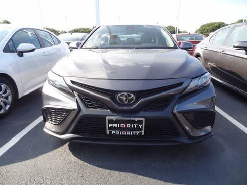Used 2023 Toyota Camry SE w/ Cold Weather Package FWD image 2