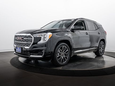 Used 2024 GMC Terrain Denali w/ Black Diamond Edition AWD/4WD image 7