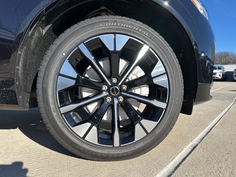 New 2026 Volvo XC60 B5 Ultra w/ Climate Package image 9