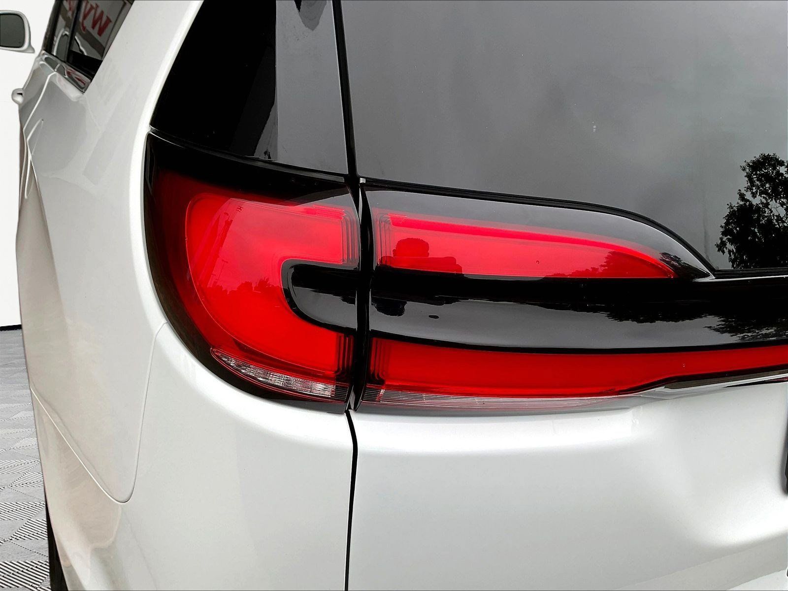 Used 2022 Chrysler Pacifica Touring-L FWD image 21