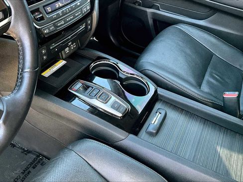 Used 2022 Honda Pilot Elite image 16