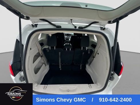 Used 2023 Chrysler Voyager LX FWD image 21