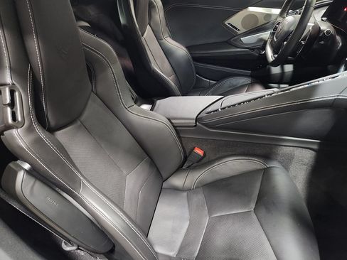 Used 2024 Chevrolet Corvette Stingray Preferred Cpe w/ Z51 Performance Package RWD image 31