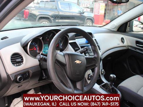 Used 2012 Chevrolet Cruze LS image 12