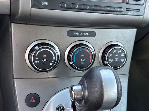 Used 2012 Nissan Sentra 2.0 SR w/ Special Edition Pkg image 19