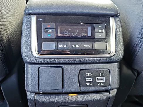 Used 2023 Subaru Ascent Premium w/ Convenience Package AWD/4WD image 13