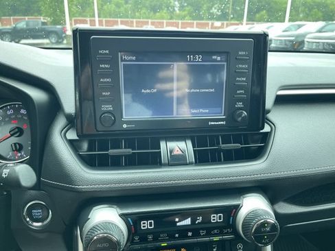 Used 2022 Toyota RAV4 XLE AWD/4WD image 13