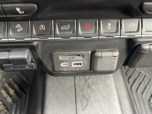 Used 2021 Chevrolet Silverado 1500 LT w/ All Star Edition Plus AWD/4WD image 32