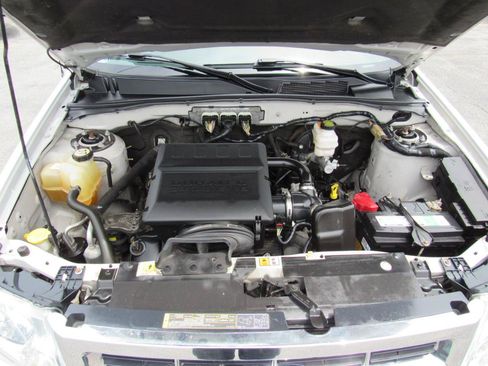 Used 2009 Ford Escape Limited AWD/4WD image 41