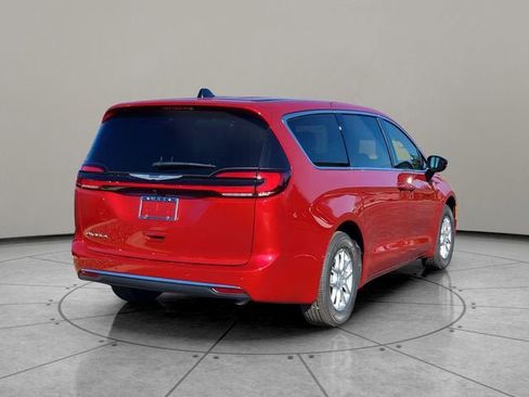 New 2026 Chrysler Pacifica Select image 12