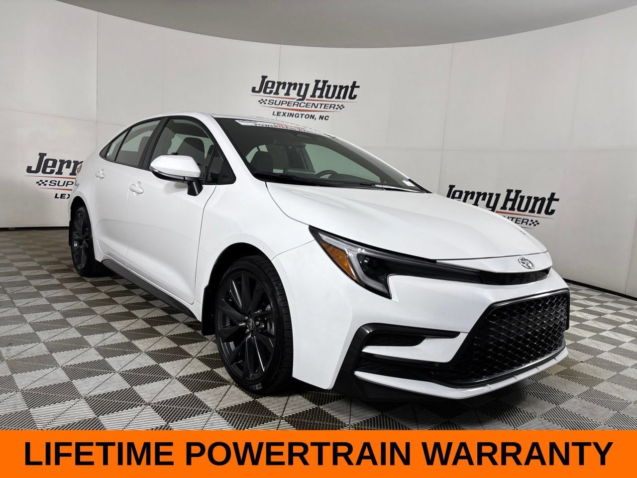 Used 2026 Toyota Corolla SE FWD image 4