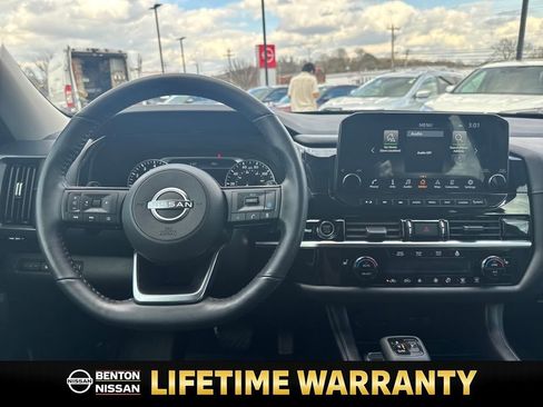 Certified 2023 Nissan Pathfinder SL image 14