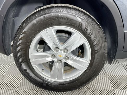 Used 2021 Chevrolet Trax LS FWD image 29