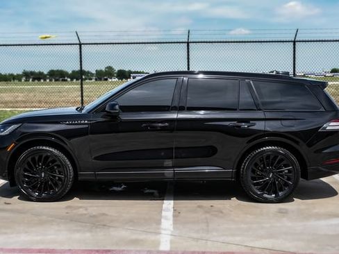 Used 2025 Lincoln Aviator Reserve w/ Jet Appearance Package AWD/4WD image 14