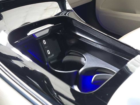 Used 2026 Mercedes-Benz GLC 300 4MATIC image 32