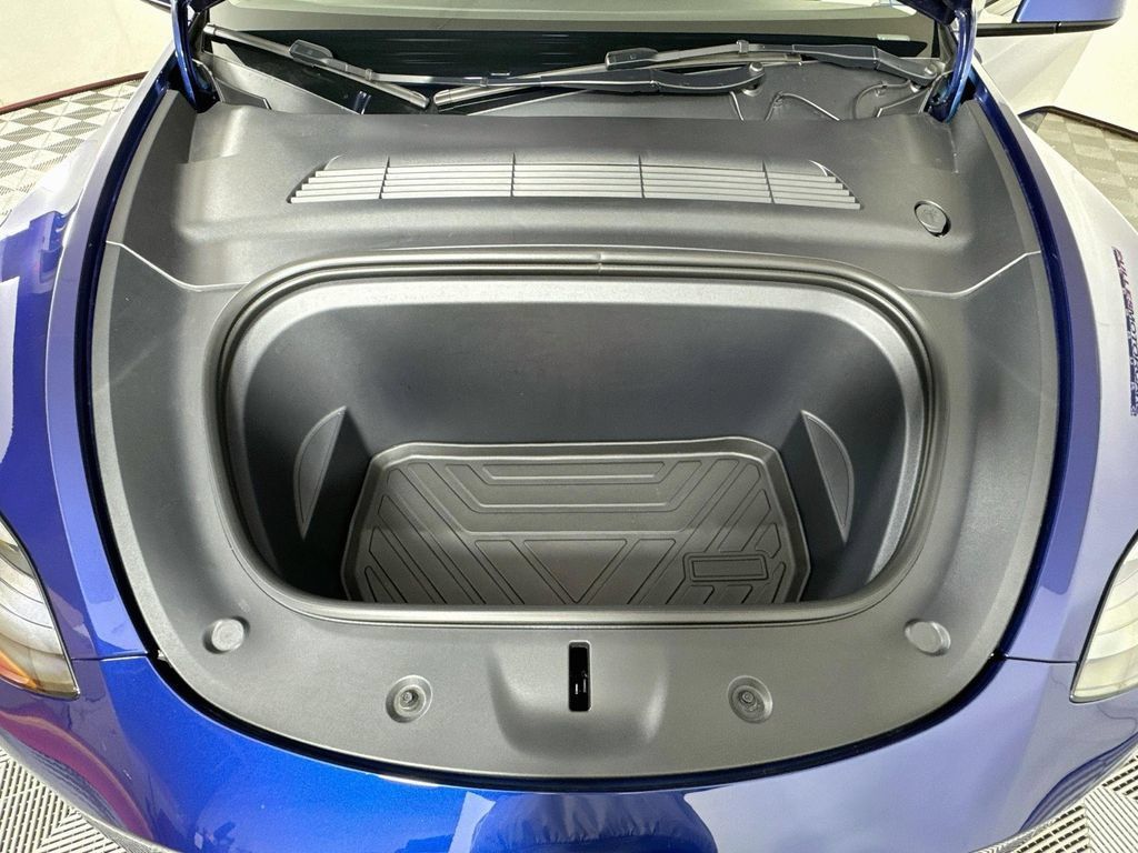 Used 2023 Tesla Model Y Long Range AWD/4WD image 29