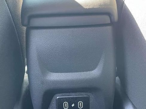 Used 2024 Hyundai Venue SEL FWD image 13
