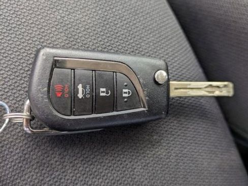 Used 2024 Toyota Corolla LE image 28