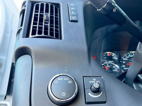 Used 2024 Chevrolet Express 2500 w/ Driver Convenience Package image 10