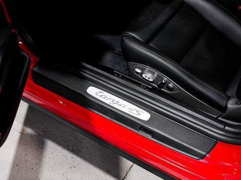 Used 2015 Porsche 911 Targa 4S AWD/4WD image 27