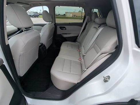 Used 2023 Nissan Rogue SV w/ SV Premium B Package AWD/4WD image 11
